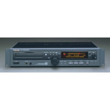 CD плеер Tascam CD-RW2000