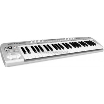 MIDI-клавіатура Behringer UMX49